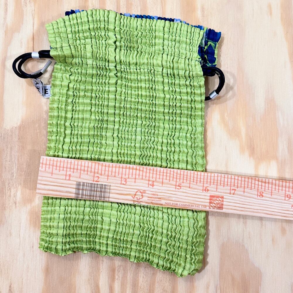 Issey Miyake Pleated Drawstring Pouch Bag Blue Green Plaid Small Made Japan - Picture 9 of 11